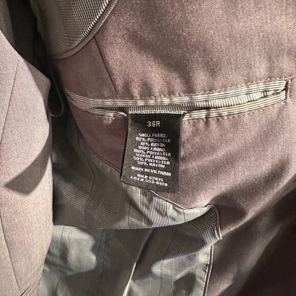 Men’s 3-Piece Suit (38R) — Jacket, Vest & Pants — Light Gray, Great Condition - Picture 2 of 6